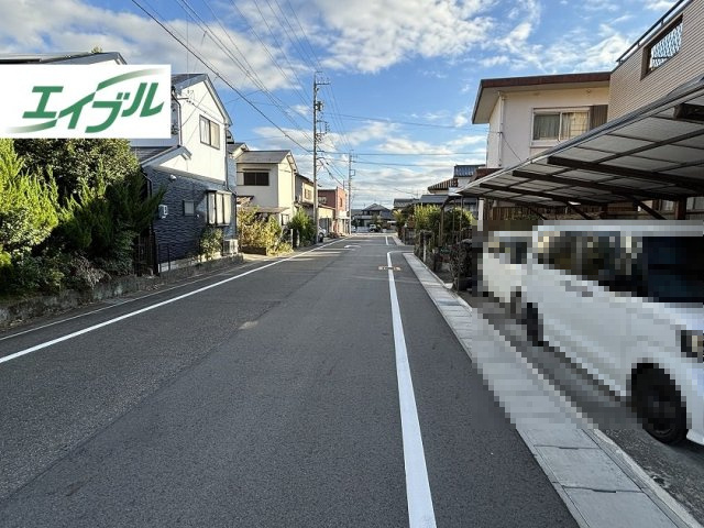 前面道路含む現地写真です