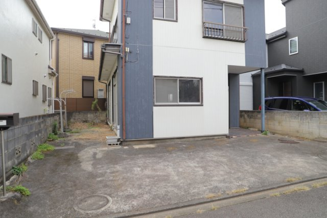 家を建てる前提で土地を探している場合、地盤の丈夫さは譲れない条件の一つです。地盤が脆弱だと追加工事が必要となります。また、過去に地盤沈下や液状化現象を起こした土地は、できるだけ避けた方がいいでしょう。