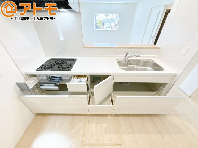 大容量システムキッチン♪お料理スペースやシンク広々！毎日の家事をしっかりサポート♪