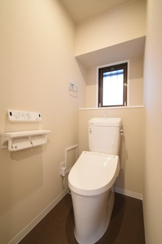 コンパクトで使いやすいトイレです