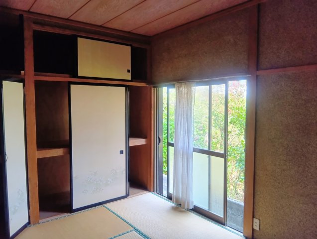 収納が豊富な和室です！