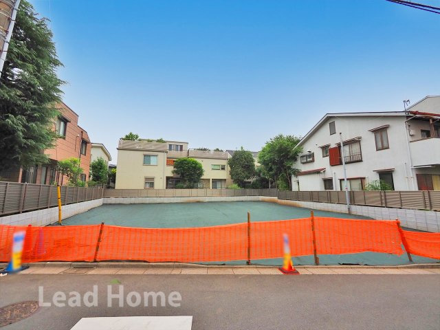 お隣との距離感もしっかり保たれています！プライベート感のある落ち着いた住環境で快適に暮らせます♪