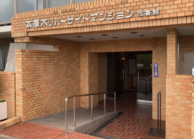 マンションのエントランスには、もともと風よけや防犯の役割がありますが、マンションによって宅配ボックスなどの設備が備わっている所もあります。日々の生活をイメージしながら生活しやすさをチェックしましょう。