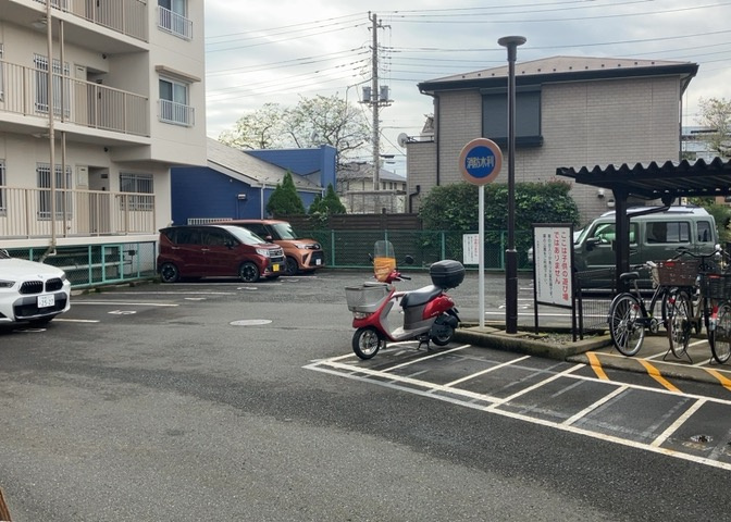 マンションの駐輪場は、事前に空きがあるか確認を取ると安心です。せっかく入居したのに駐輪スペースがない！なんてことになったら大変ですよね。そこで、内見時や購入前にはまず事前に確認しておくと良いでしょう。
