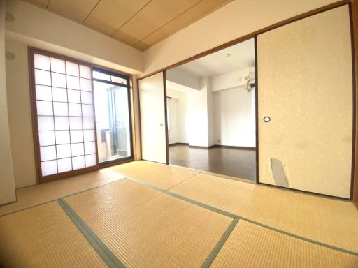 ■南向きの明るい和室ですよ♪♪
