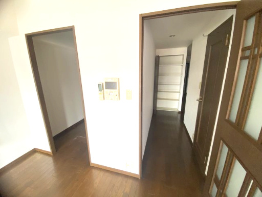 ■廊下にも収納！もちろんTVモニターフォン♪♪