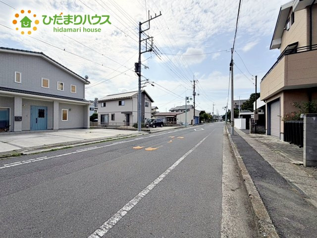 前面道路幅9.8ｍ☆車の出入りもラクラクできちゃいます(^^♪