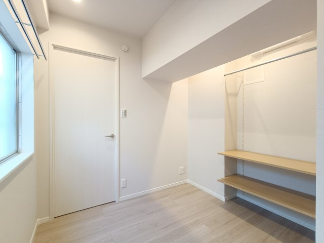 【洋室　約3.5帖】