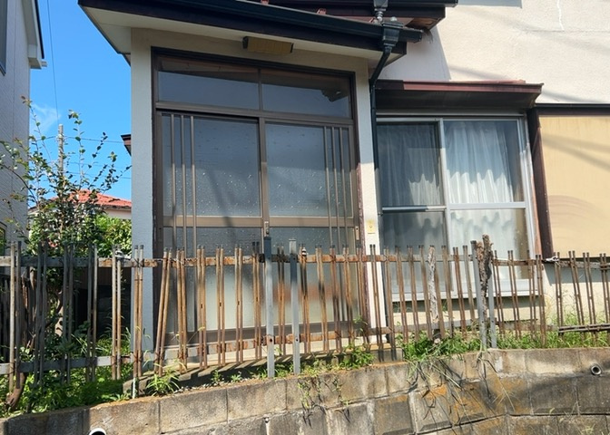 土地を買う際、住む地域の自治体や福祉の補助制度にも注目してみましょう。子供や老人の医療補助やゴミ出しのルールなど、自治体によってルールに大きな違いがあるため、暮らしやすい土地で判断するとよいでしょう。