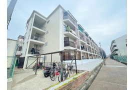阪南グリーンハイツ A棟の外観