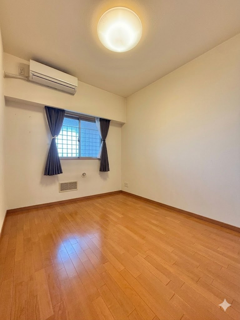 広々とした洋室です！寝室としても趣味の部屋としても活用できますよ♪