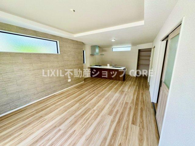 家族と過ごす時間を大切にしたい方にぴったりの明るくゆとりある住空間です。　