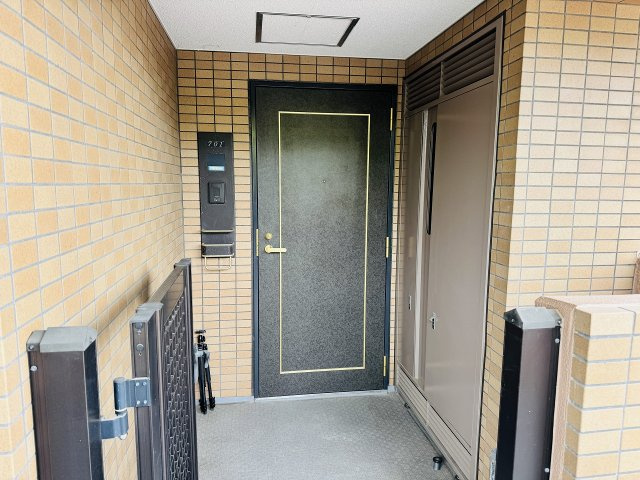 ～独立性の高い玄関ポーチ～