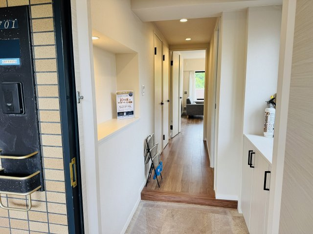 ～ホワイトの建具で明るい室内～