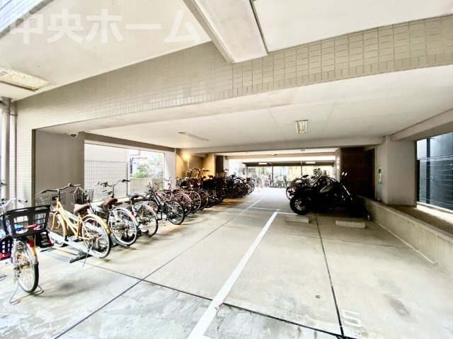 【自転車置き場】最新の空き状況や費用などの詳細は担当スタッフまでお問い合わせください。