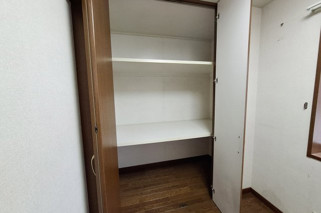 納戸内収納