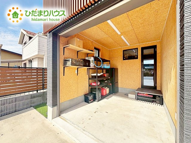 防犯面も安心のガレージスペース。アウトドア用品やDIY道具もまとめて収納。週末がもっとワクワクするスペースです。