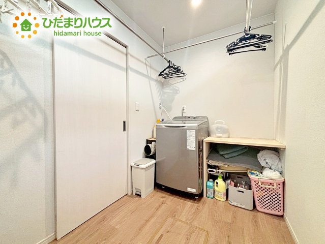 家事がスムーズに進む、使い勝手のいいランドリースペース。天候に左右されずに干せる安心の設備。