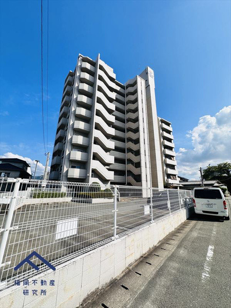 エクレール福岡東の外観