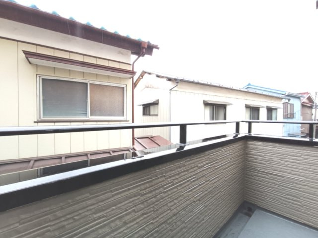 【2階バルコニー】　南向きバルコニー。　