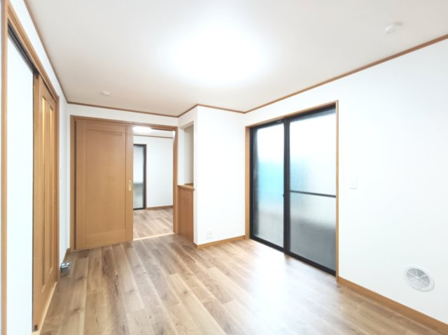 【DK約7.0帖】　家族の集まる空間にふさわしい、ゆったりとした空間です。　