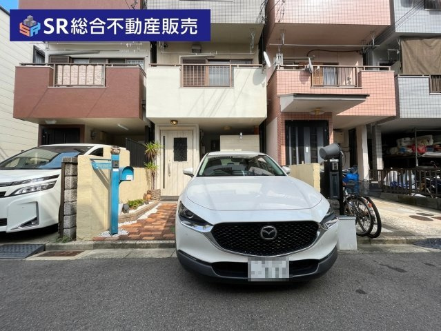 お車をお持ちの方にも嬉しい駐車スペース1台☆（車種による）　