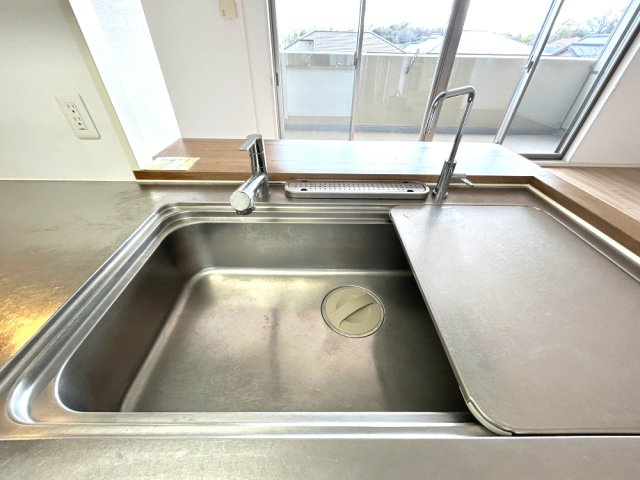 キッチンW2550（3口コンロ、浄水器、ビルトイン食洗器）