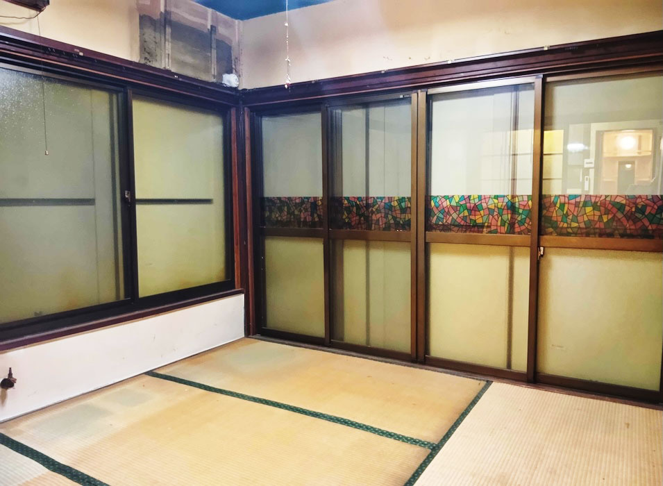 【和室4.5帖】　押入れがあると、夏の間ご家族全員分の掛布団も収納できるので、とても助かります。