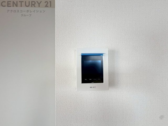 訪問者が来たときにテレビ画面で確認できるため、安心してドアを開けられます。録画機能があるものもあり、留守中に来訪者を記録しておくことができます。利便性が高く、セキュリティ面でも安心です。