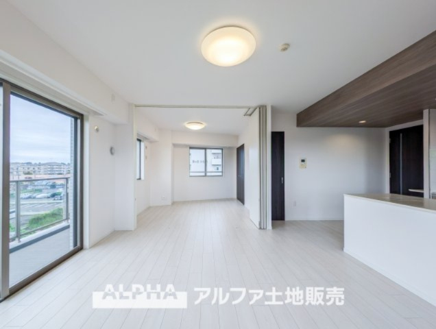 【Space　of　cure】　◆癒しの空間◆室内構成に拘り採光とセンスを散りばめた空間。それは『柔らかさ』に似た素敵な居場所。そこに暮らす人のことを考えつくり出したものは『癒し』という心地よい居場所