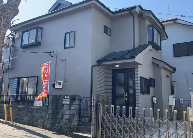 住宅用の土地では前面道路に2m以上接していなければならないと法律で定められています。しかし、お持ちの車のサイズやライフスタイルなどにより、2mでは利便が悪い場合もございますので、事前に確認しましょう。