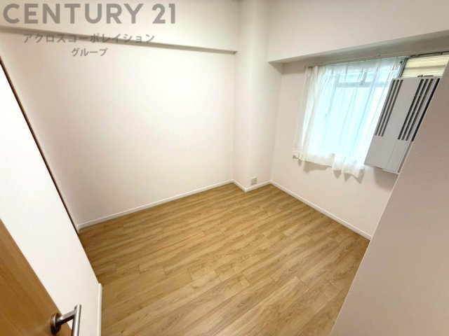 子供部屋…創造性や成長を促す遊びの空間を提供。学習や趣味に集中できる環境を整えます。個別のプライベートスペースは自己表現と自立心を育み、心地よい睡眠環境を整えリラックスできる場所を提供。