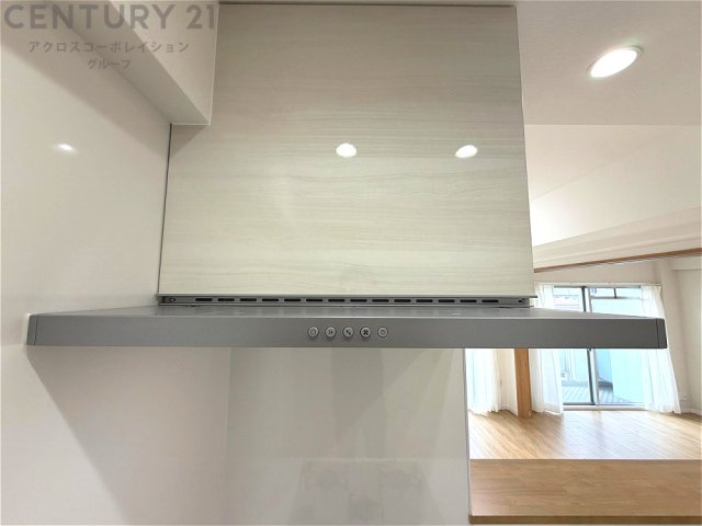 パワフルな吸引力で調理中の臭気等をしっかり処理してくれ、室内を快適に保ってくれます。