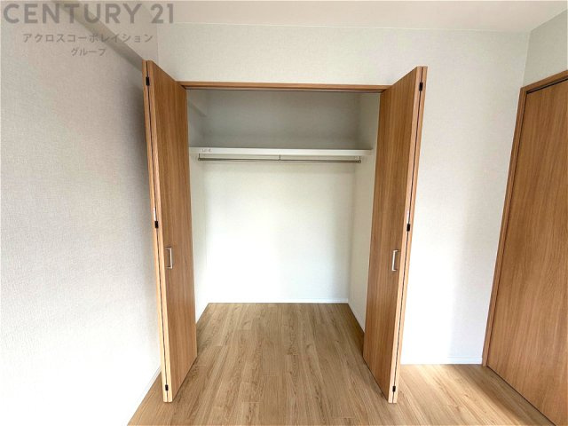 衣類やアクセサリー、小物類の収納が便利で整理整頓がしやすく、部屋の美観を保ちつつ、スペースを最大限に活用できます。衣服のしわやダメージを防ぎ、長持ちさせることができます。