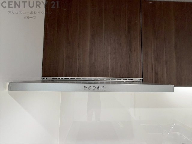 パワフルな吸引力で調理中の臭気等をしっかり処理してくれ、室内を快適に保ってくれます。