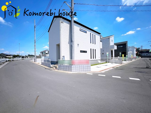 前面道路含む現地写真です
