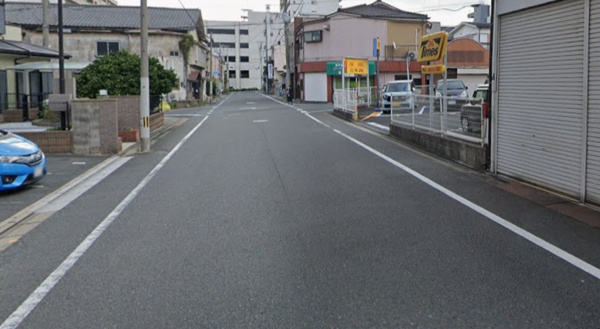 【西本町四丁目の前面道路含む現地写真】