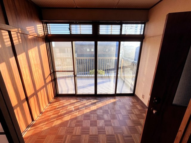 行田市持田4丁目　中古戸建　バルコニー出入口