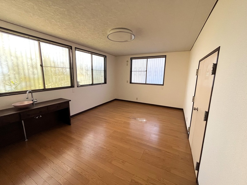 行田市持田4丁目　中古戸建　診療スペース　11.5帖