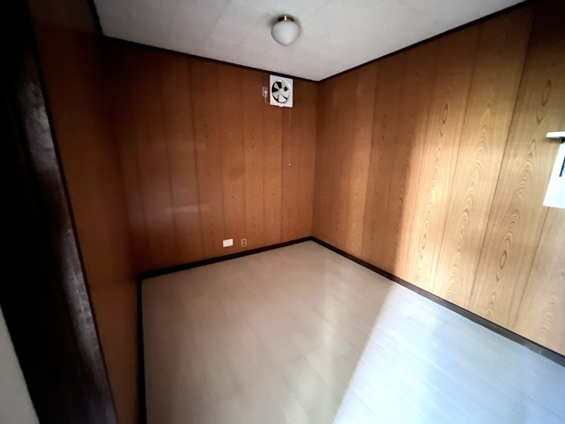 行田市持田4丁目　中古戸建　設備室（レントゲン室）6帖