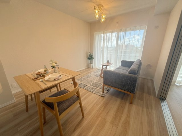 リビングダイニングルーム/南向きの明るいお部屋です