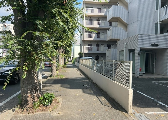 眺望の良さを楽しめるダイニングキッチンで家族団らんの時間を過ごしてはいかがでしょうか。バルコニーから見える景色を家族で眺める時間は、時間が経つのを忘れてしまいそうですね。是非、現地を見に行きましょう！
