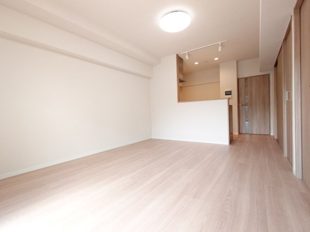 【リフォーム仕様】最上階！綺麗でお洒落なナチュラルデザイン！全居室フローリング仕上げです♪