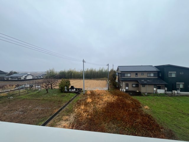 南側開けていて解放感あります。日当たりも良好です