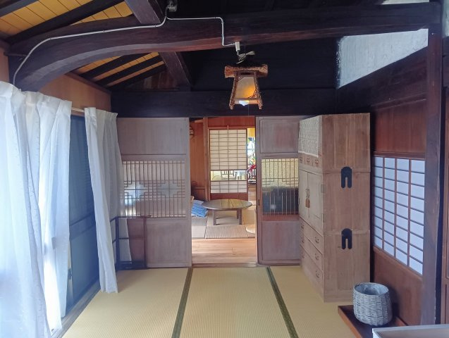 北側6帖和室からDKの方向を写した写真です！