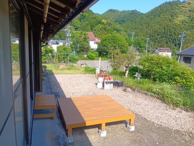 ウッドデッキがあり、気持ちのいい時間が過ごせそうです！