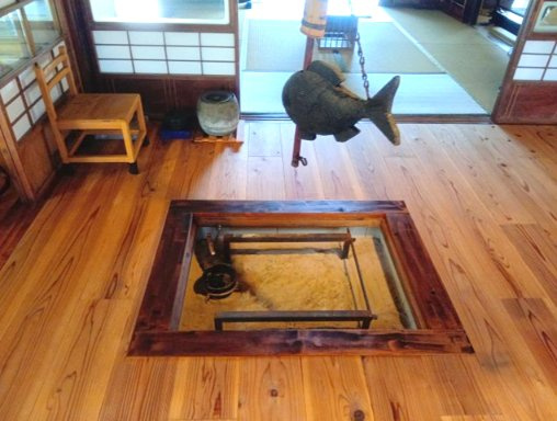 囲炉裏があり、素敵な雰囲気です！
