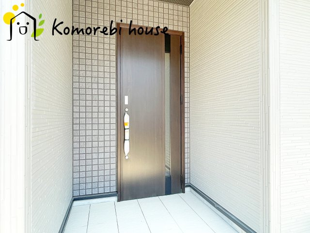 毎日通る玄関はこちらです
