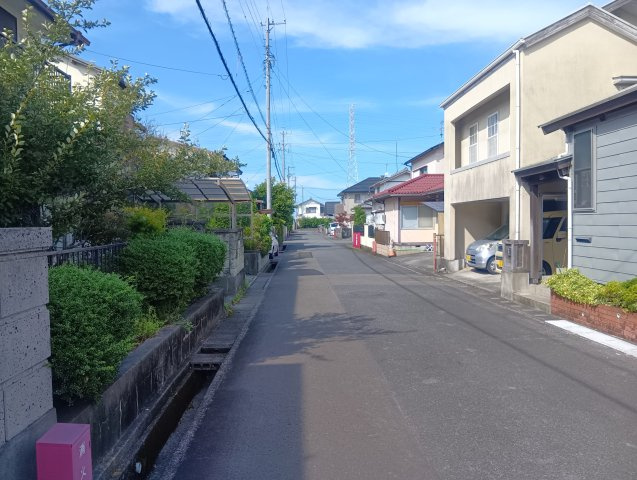 前面道路は幅員5.5ｍ、間口は13m！