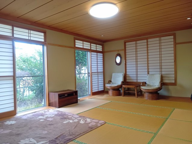 1階の南東向きの和室はなんともいい雰囲気です！